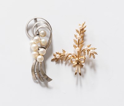 Lot 333 - A 9 Carat Gold Cultured Pearl Spray Brooch,...