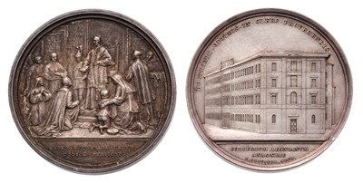 Lot 481 - 2x Papal Silver Medals, both by Bianchi,...