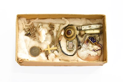 Lot 389 - A Small Quantity of Jewellery, including a 15...