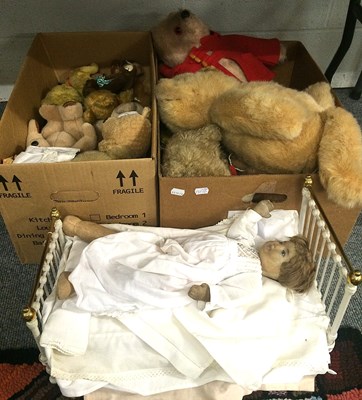 Lot 1124 - Assorted Soft Toys, Teddy Bears comprising...