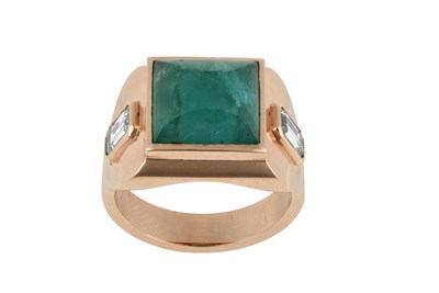 Lot 2228 - An Emerald and Diamond Ring the square...