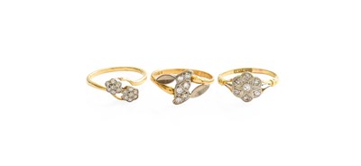 Lot 336 - A Diamond Cluster Ring, stamped '18CT & PT',...