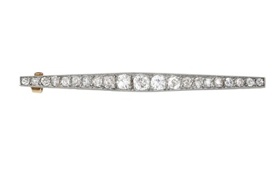Lot 2320 - A Diamond Brooch twenty-one graduated old cut...