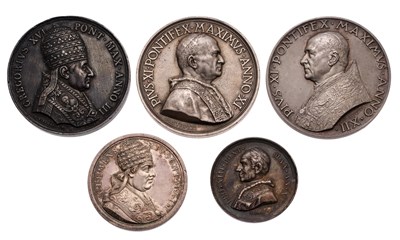 Lot 482 - Assorted Silver Papal Medals, 5 in total to...