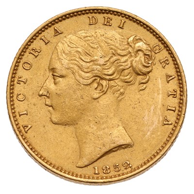 Lot 26 - Victoria, Sovereign 1852, (Marsh 35, S.3852C),...