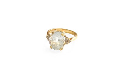 Lot 392 - An 18 Carat Gold Aquamarine and Diamond Ring,...