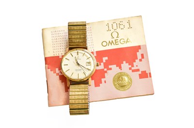 Lot 374 - A Gold Plated Calendar Centre Seconds Quartz...