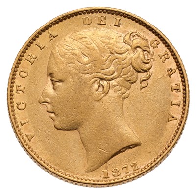 Lot 47 - Victoria, Sovereign 1872, shield reverse, die...