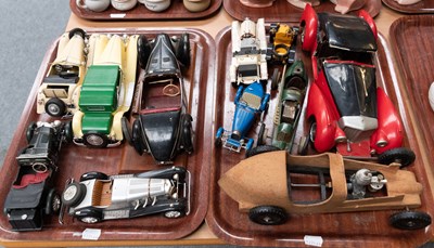 Lot 226 - A Small Quantity of Model Cars (two trays)