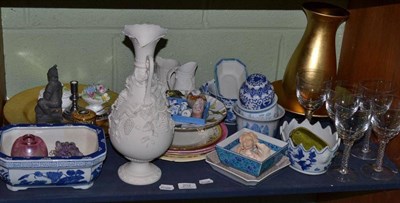 Lot 202 - Decorative ceramics and glass etc (on one shelf)