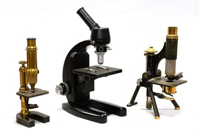 Lot 121 - Cooke Troughton & Simms Microscope