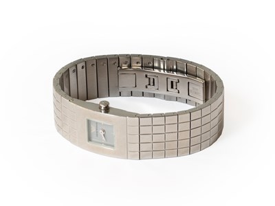 Lot 488 - A Lady's Stainless Steel Quartz Emporio Armani...
