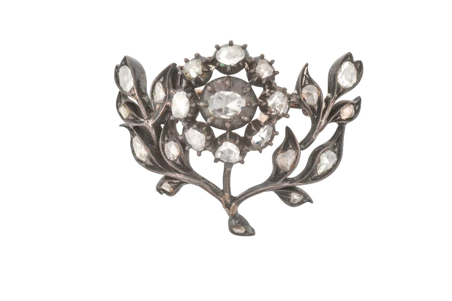 Lot 2084 - A Diamond Brooch