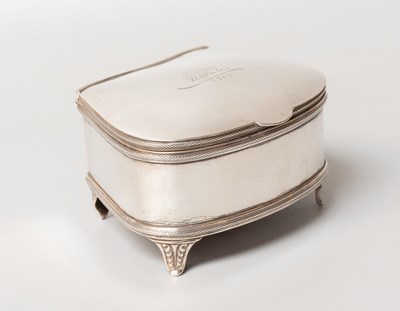 Lot 125 - An Edward VII Silver Jewellery-Box, by...
