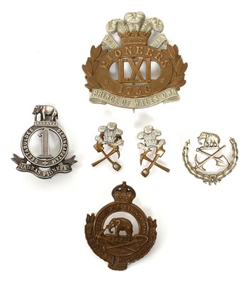 Lot 147 - An Indian Army Officer's Silver Pagri Badge to...