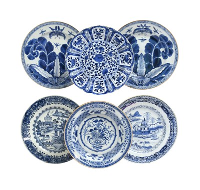 Lot 10 - A Pair of Chinese Porcelain Plates, 18th...