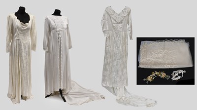 Lot 2088 - Circa 1940s Cream Satin Wedding Dress printed...