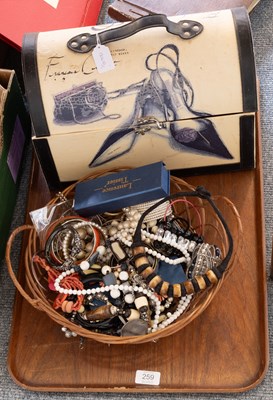 Lot 259 - A Quantity of Costume Jewellery, including...