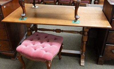 Lot 1365 - A 20th Century Oak Breakfast Table on turned...