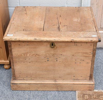 Lot 1437 - Pine Chest