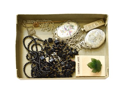 Lot 254 - A Small Quantity of Jewellery, comprising of a...