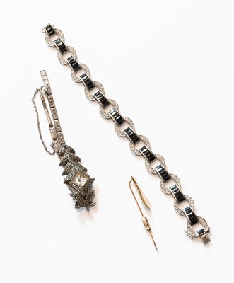Lot 189 - A Small Quantity of Jewellery, comprising of a...