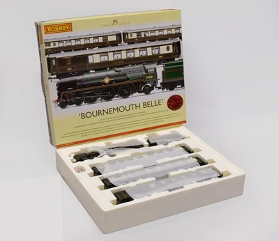 Lot 3250 - Hornby (China) OO Gauge R2300 Bournemouth Belle Set
