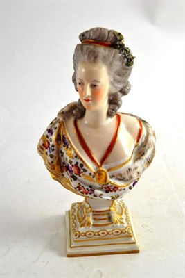 Lot 57 - Frankenthal bust of Marie Antoinette