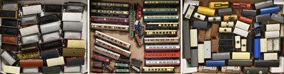Lot 3284 - Various Manufacturers A Collection Of Unboxed Coaches And Wagons