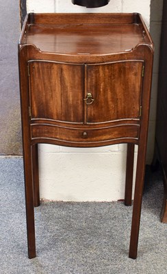 Lot 1115 - George III Mahogany Serpentine Fronted Tray...