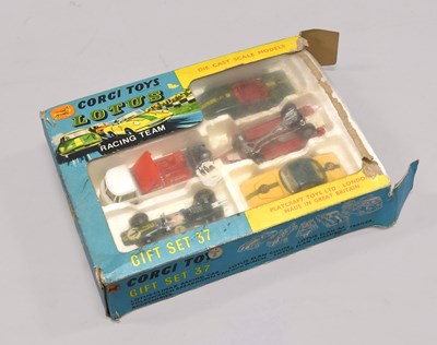 Lot 3383 - Corgi Gift Set 37 Lotus Racing Team