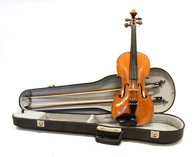 Lot 25 - Violin