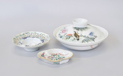 Lot 256 - A Chinese Porcelain Bowl and Cover, Republic...