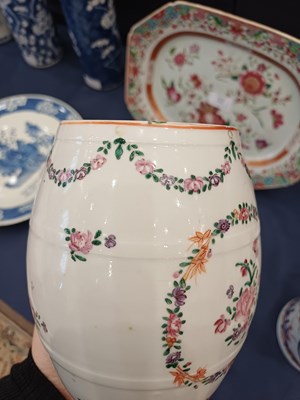 Lot 33 - A Chinese Porcelain Barrel-Shaped Mug,...