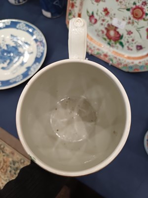 Lot 33 - A Chinese Porcelain Barrel-Shaped Mug,...