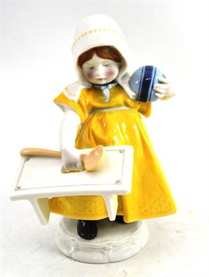 Lot 267 - A Berlin porcelain figure of a girl