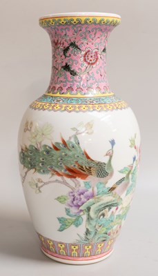 Lot 138 - A Chinese Porcelain Vase, Republic period,...