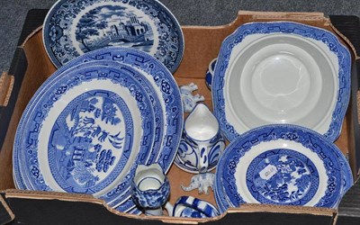 Lot 291 - A blue and white Willow pattern dinner service