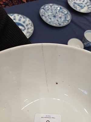 Lot 6 - A Chinese Porcelain Bowl, Qing Dynasty,...
