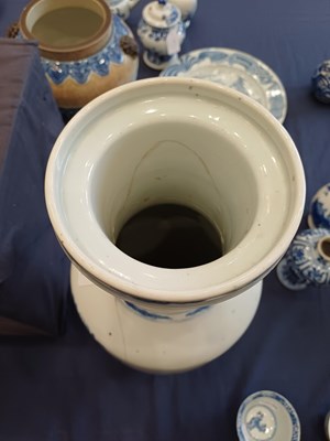 Lot 7 - A Chinese Porcelain Rouleau Vase, Kangxi,...