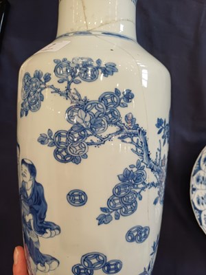 Lot 7 - A Chinese Porcelain Rouleau Vase, Kangxi,...