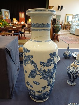 Lot 7 - A Chinese Porcelain Rouleau Vase, Kangxi,...