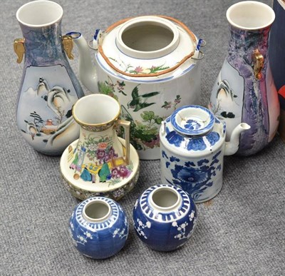 Lot 293 - A quantity of Oriental items including vases, teapots, etc