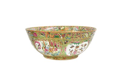 Lot 42 - A Cantonese Porcelain Bowl, mid-19th century,...