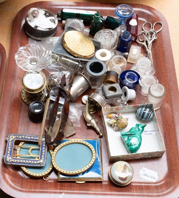 Lot 100 - A Tray of Mixed Antique and Later Collectables...