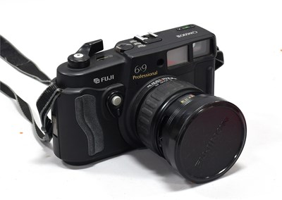 Lot 125 - Fuji GW690III Professional 6x9 Camera