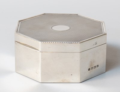 Lot 60 - A George V Silver Jewellery-Box, by A. and J....