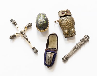 Lot 333 - An Owl Vesta Case, a silver needle case,...