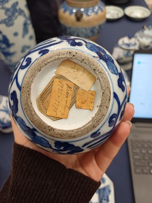 Lot 8 - A Chinese Porcelain Octagonal Plate, Kangxi,...