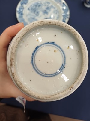 Lot 9 - A Chinese Porcelain Bottle Vase, Kangxi,...